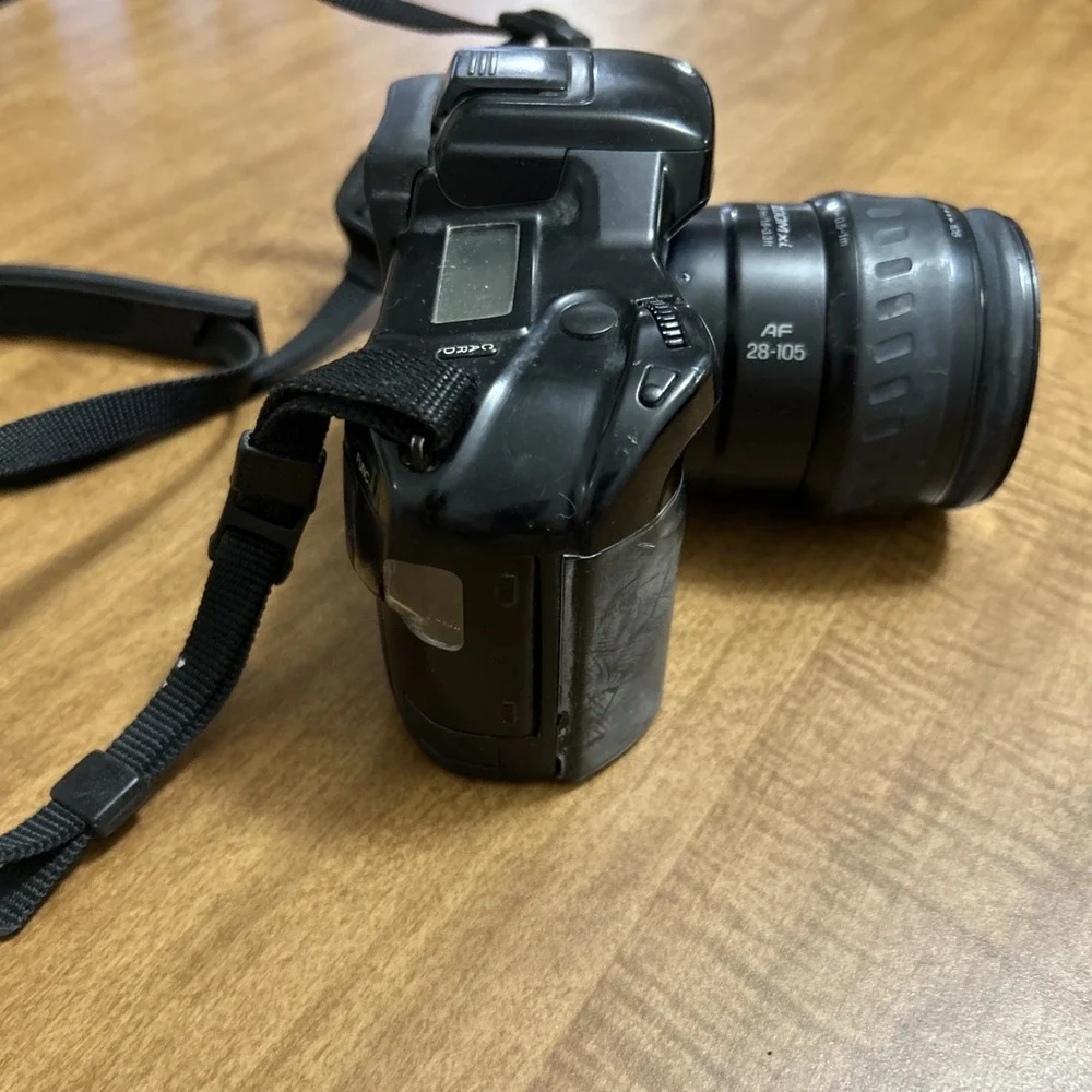 Minolta Maxxum 7xi Film Camera with Sigma 28-70 Zoom Lens AS IS